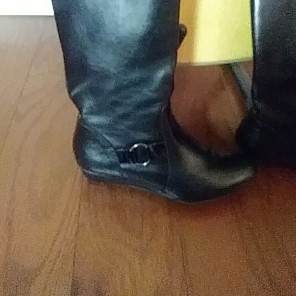 Black Flat mid calf boots - Picture 2 of 8